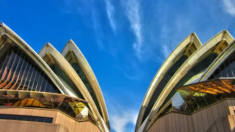 辽宁以31分优势战胜四川，弗格表现卓越；新疆15分胜同曦，西尔扎提孤军奋战